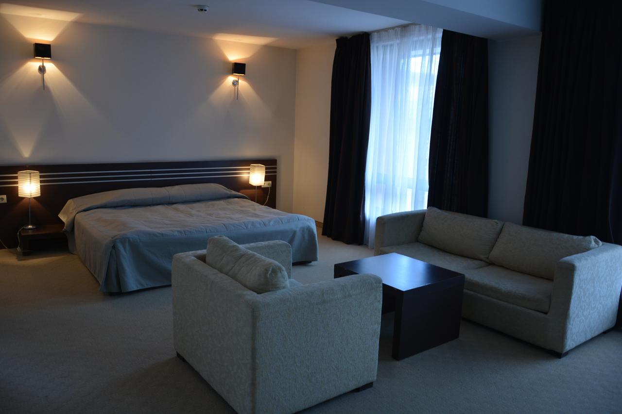 Hotel Presidivm Palace Lovech Exterior photo