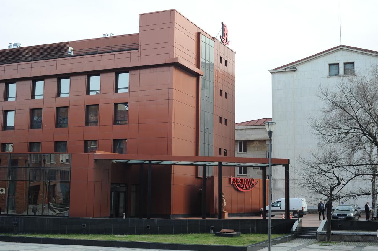 Hotel Presidivm Palace Lovech Exterior photo