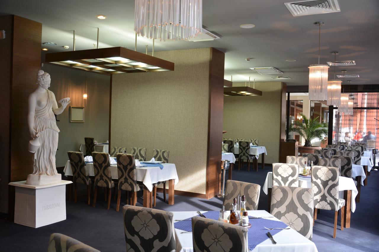 Hotel Presidivm Palace Lovech Exterior photo